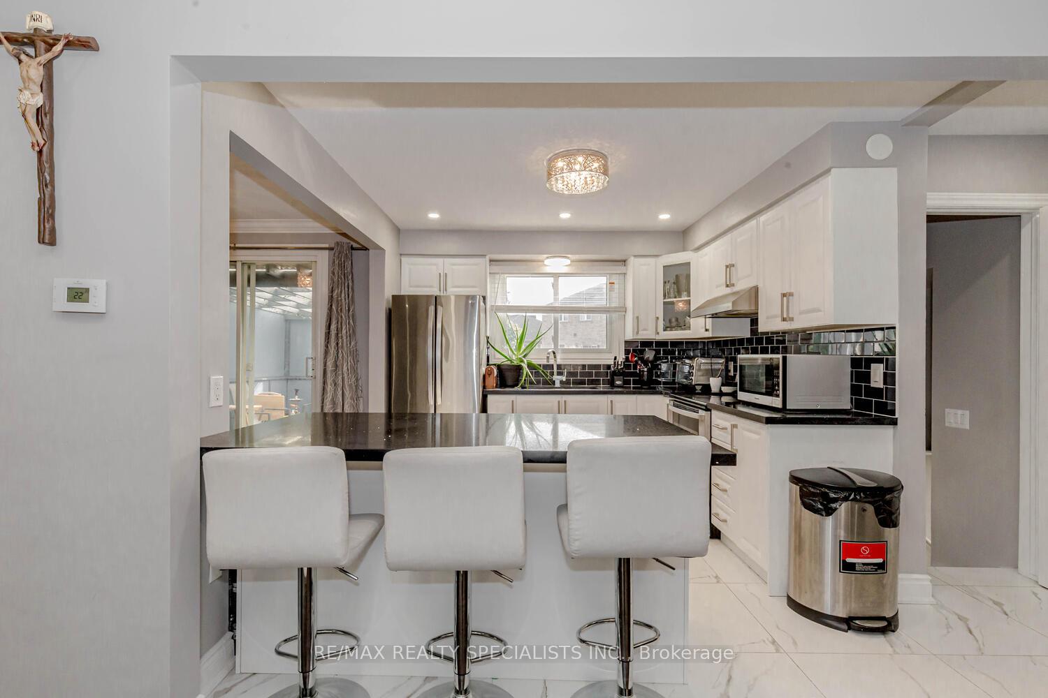 Photo 9 of 306 Kelson Avenue N, Grimsby, Grimsby Beach — HOMEH