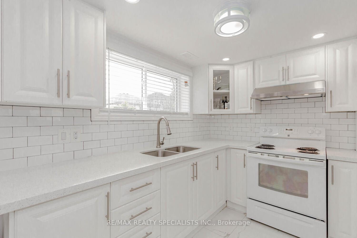 Photo 23 of 306 Kelson Avenue N, Grimsby, Grimsby Beach — HOMEH