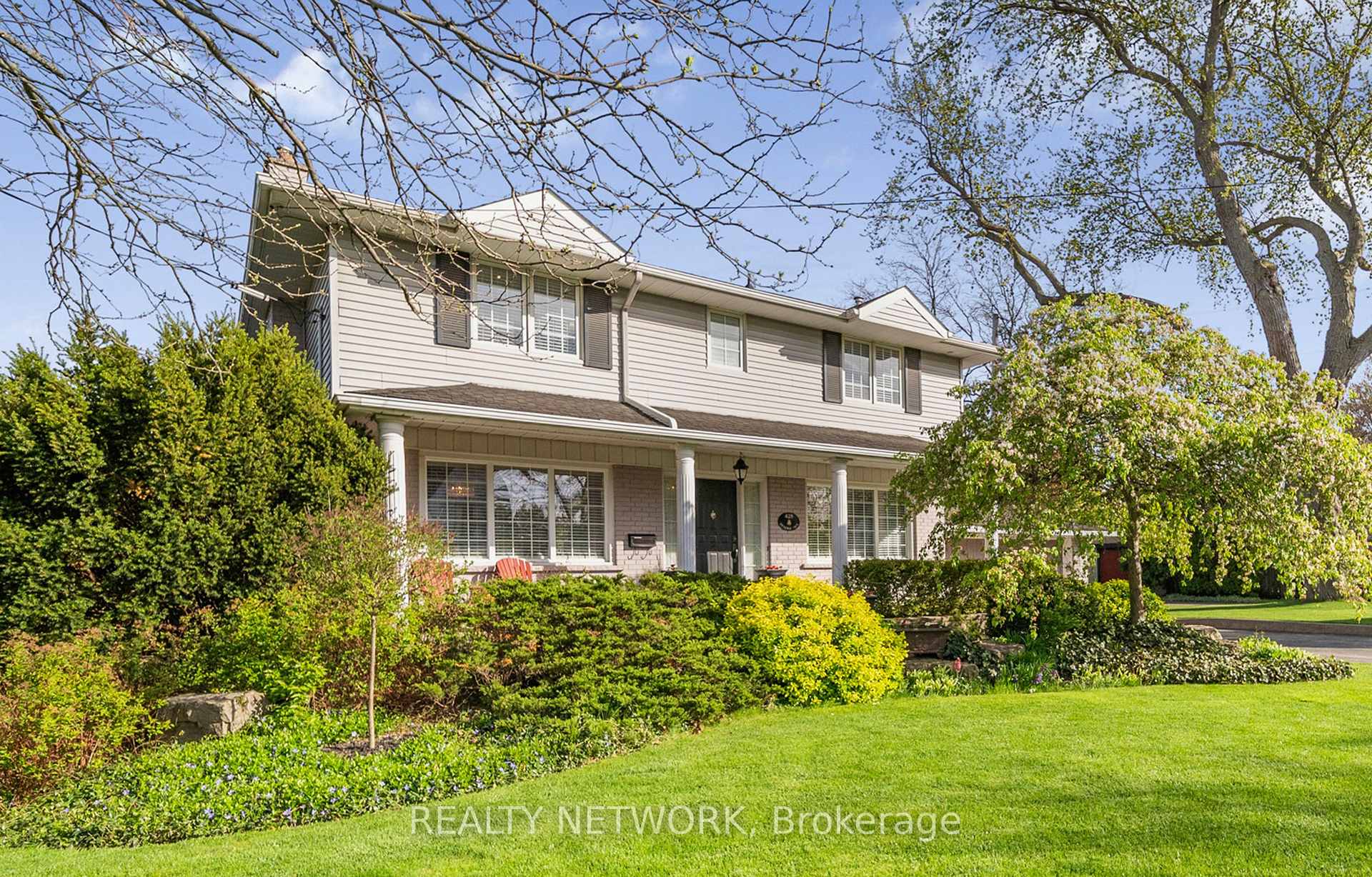 Front of 428 Hendrie Avenue