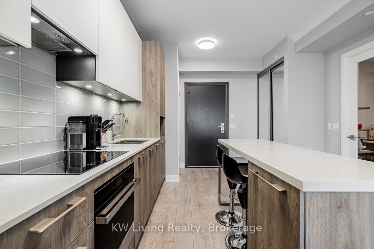 Photo 8 of Unit 215, 38 Water Walk Drive, Markham, Unionville — HOMEH