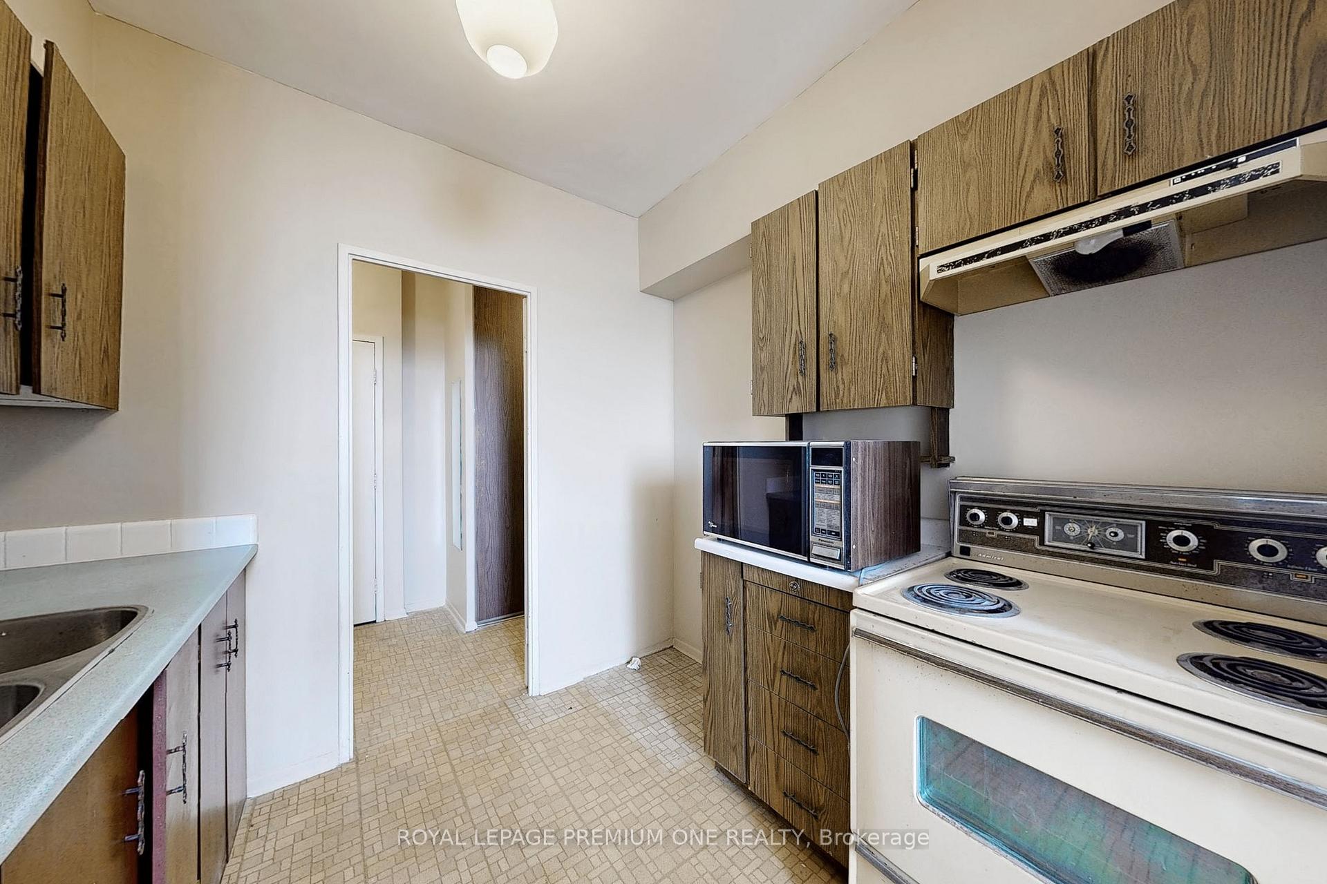 Photo 7 of Unit PH19, 1 Massey Square, Toronto, Crescent Town — HOMEH