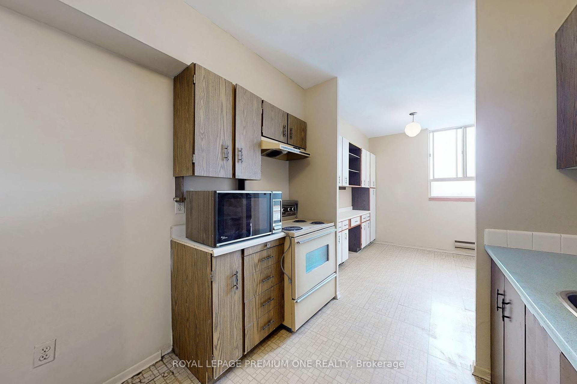 Photo 8 of Unit PH19, 1 Massey Square, Toronto, Crescent Town — HOMEH