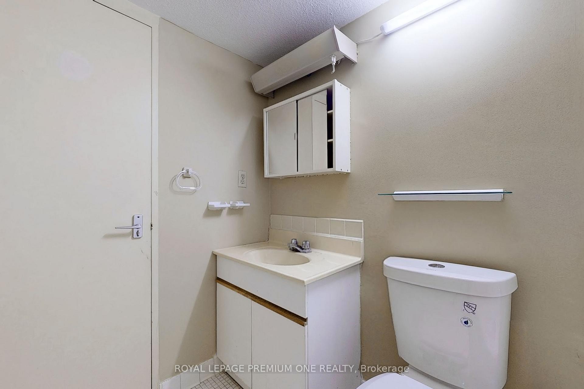 Photo 17 of Unit PH19, 1 Massey Square, Toronto, Crescent Town — HOMEH