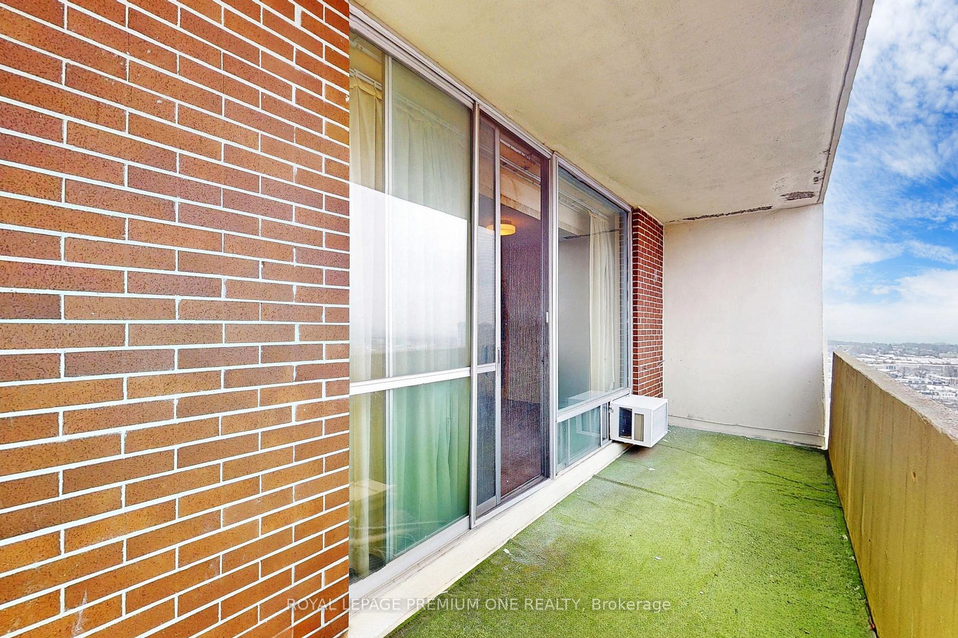 Photo 28 of Unit PH19, 1 Massey Square, Toronto, Crescent Town — HOMEH