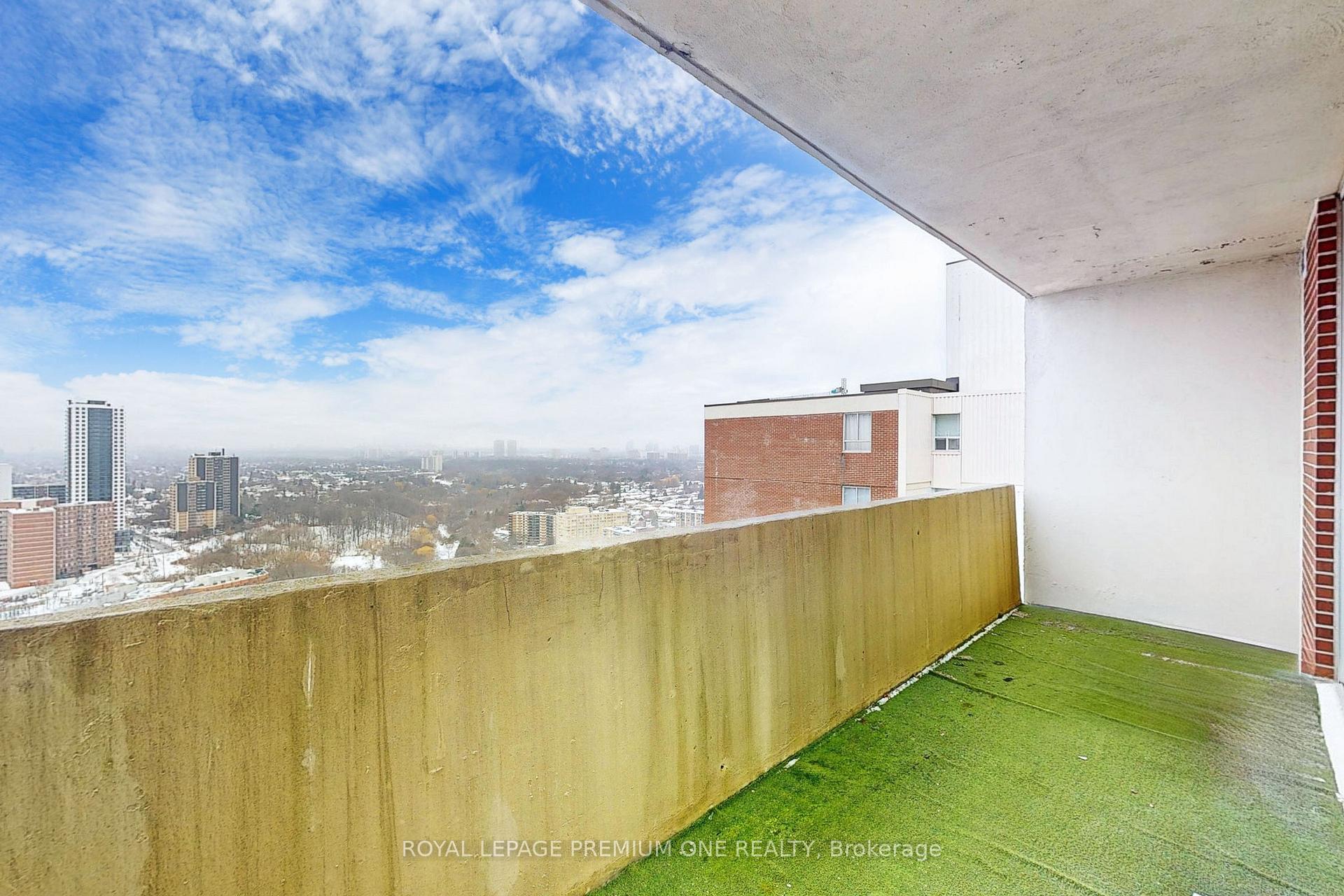 Photo 27 of Unit PH19, 1 Massey Square, Toronto, Crescent Town — HOMEH