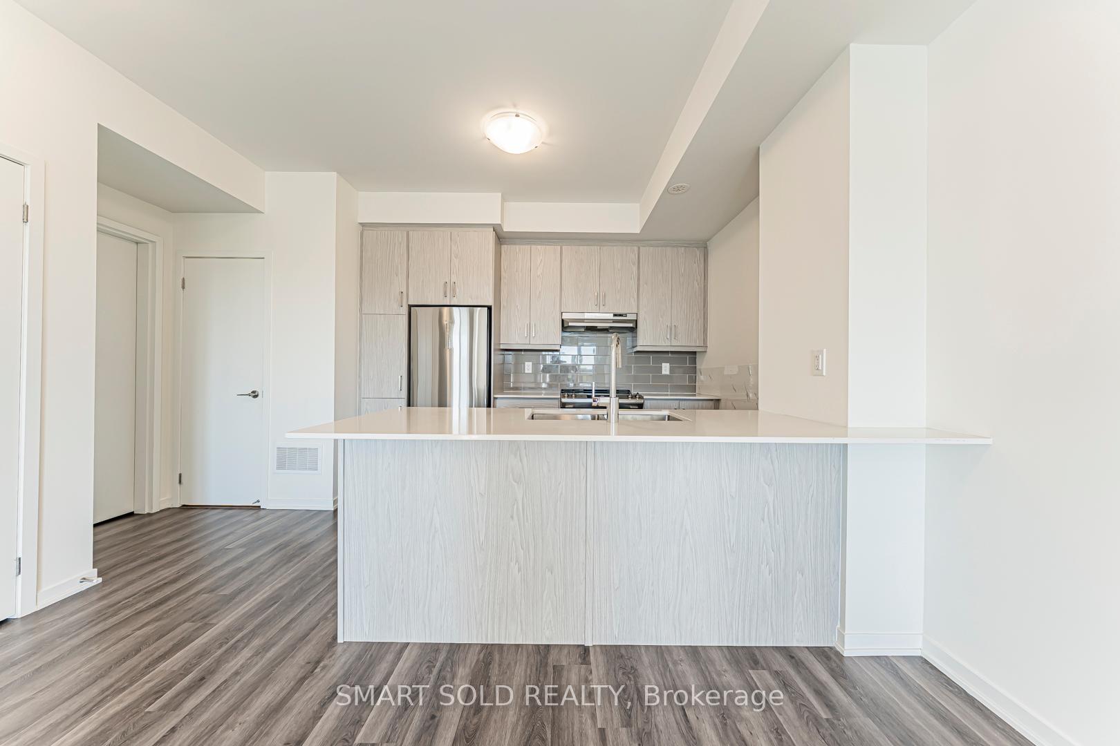 Photo 2 of Unit 287, 140 Honeycrisp Crescent, Vaughan, Vaughan Corporate Centre — HOMEH