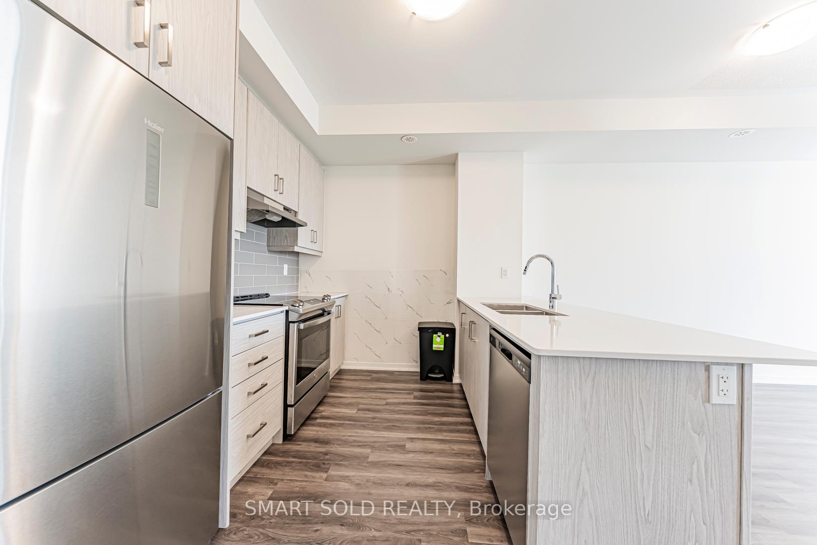 Photo 3 of Unit 287, 140 Honeycrisp Crescent, Vaughan, Vaughan Corporate Centre — HOMEH