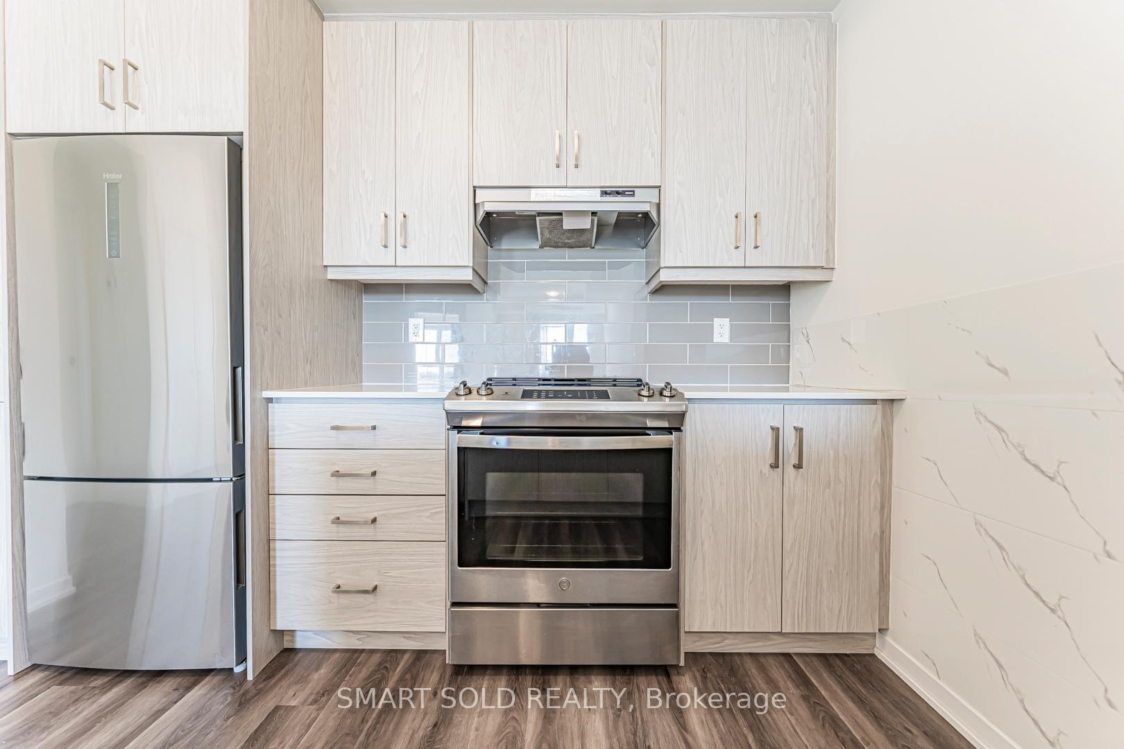 Photo 16 of Unit 287, 140 Honeycrisp Crescent, Vaughan, Vaughan Corporate Centre — HOMEH