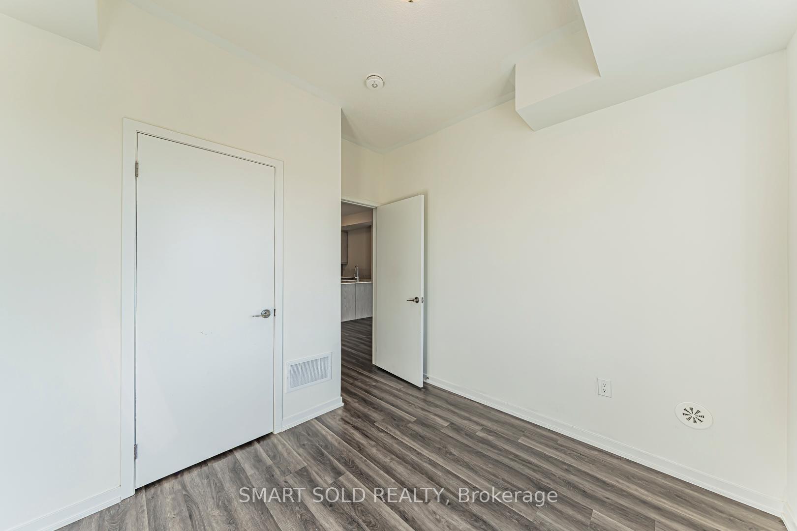 Photo 7 of Unit 287, 140 Honeycrisp Crescent, Vaughan, Vaughan Corporate Centre — HOMEH