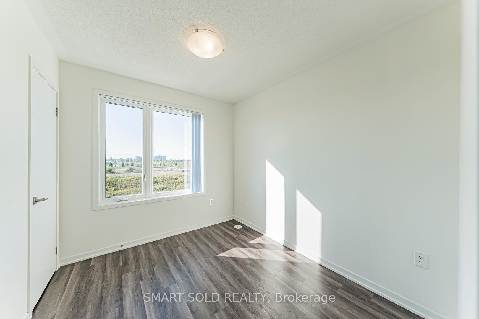 Photo 29 of Unit 287, 140 Honeycrisp Crescent, Vaughan, Vaughan Corporate Centre — HOMEH
