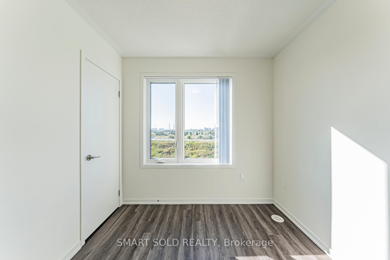 Photo 11 of Unit 287, 140 Honeycrisp Crescent, Vaughan, Vaughan Corporate Centre — HOMEH