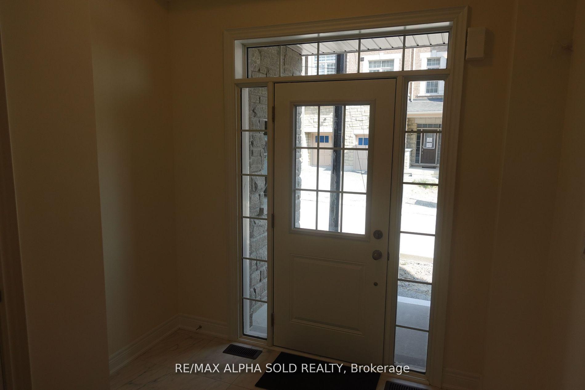 Photo 13 of 26 Phillipsen Way, Markham, Cedarwood — HOMEH