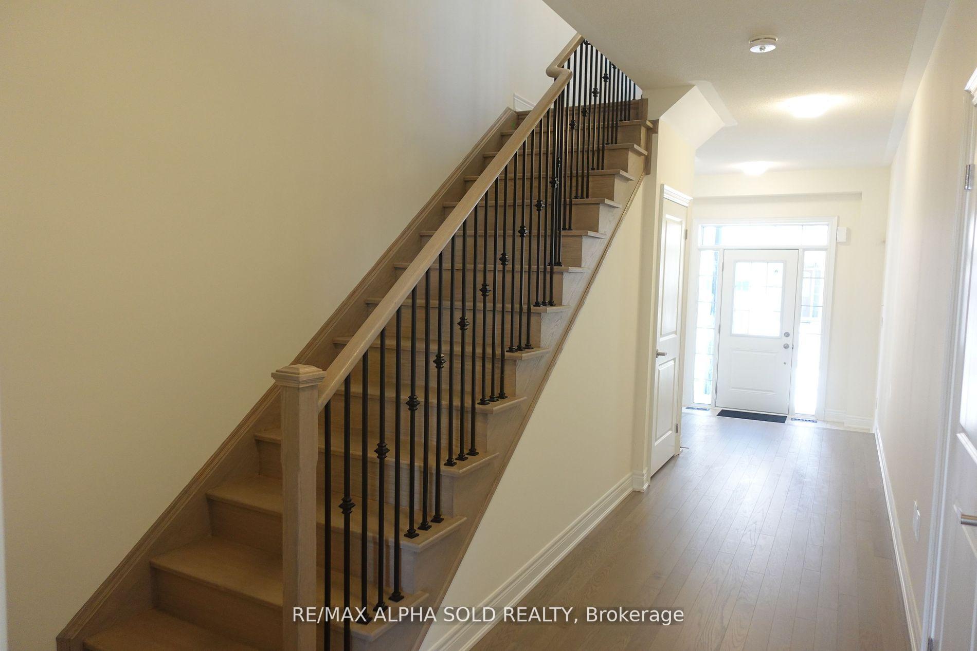 Photo 16 of 26 Phillipsen Way, Markham, Cedarwood — HOMEH