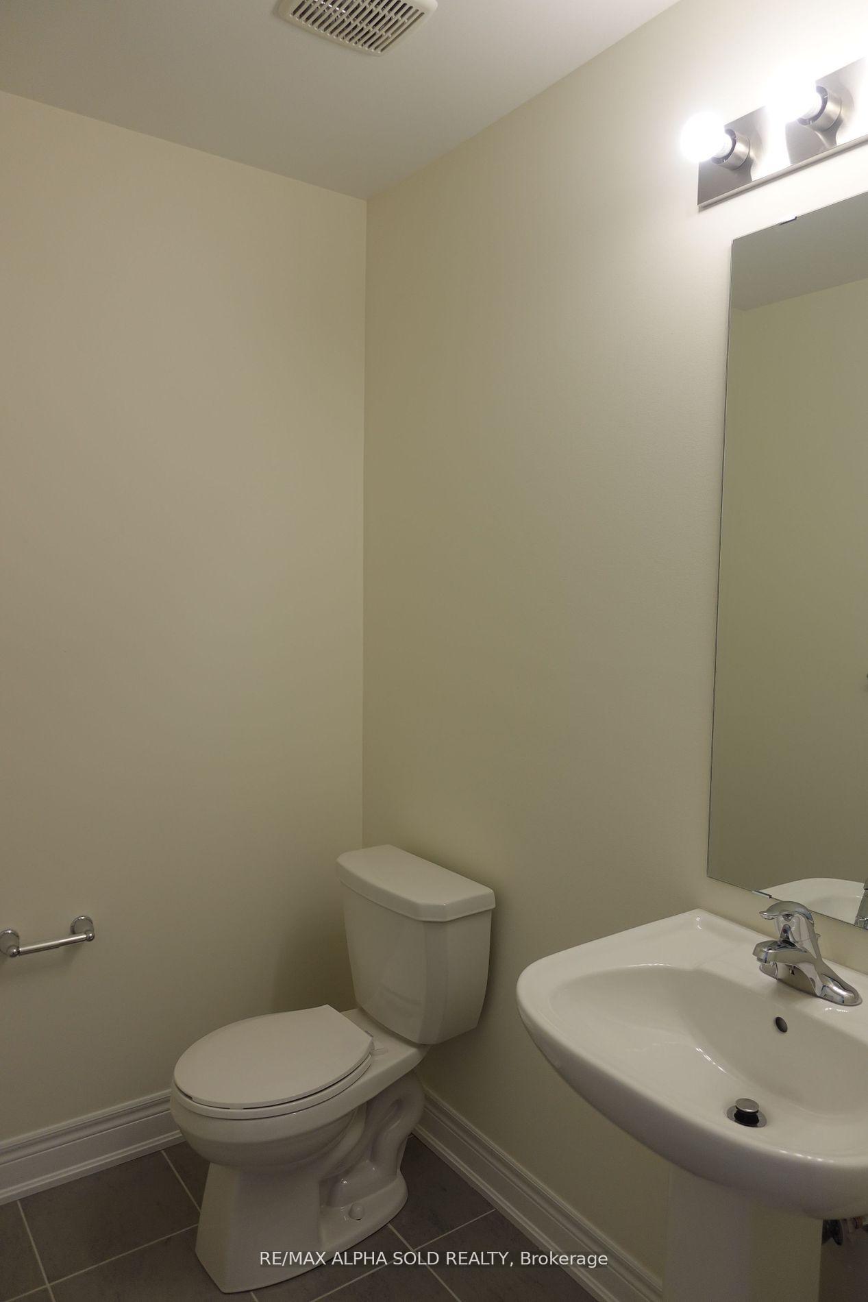 Photo 8 of 26 Phillipsen Way, Markham, Cedarwood — HOMEH