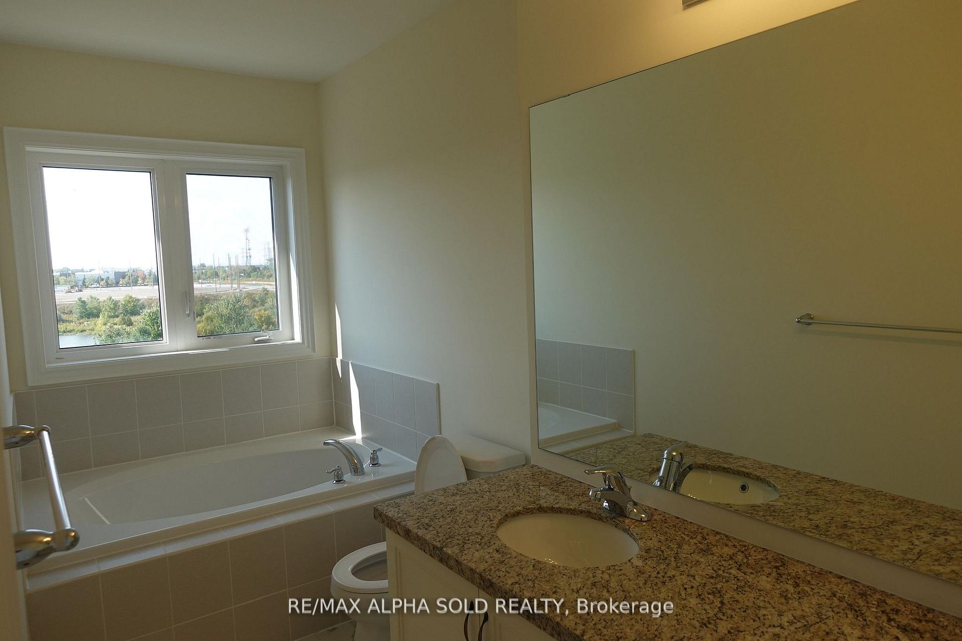 Photo 7 of 26 Phillipsen Way, Markham, Cedarwood — HOMEH