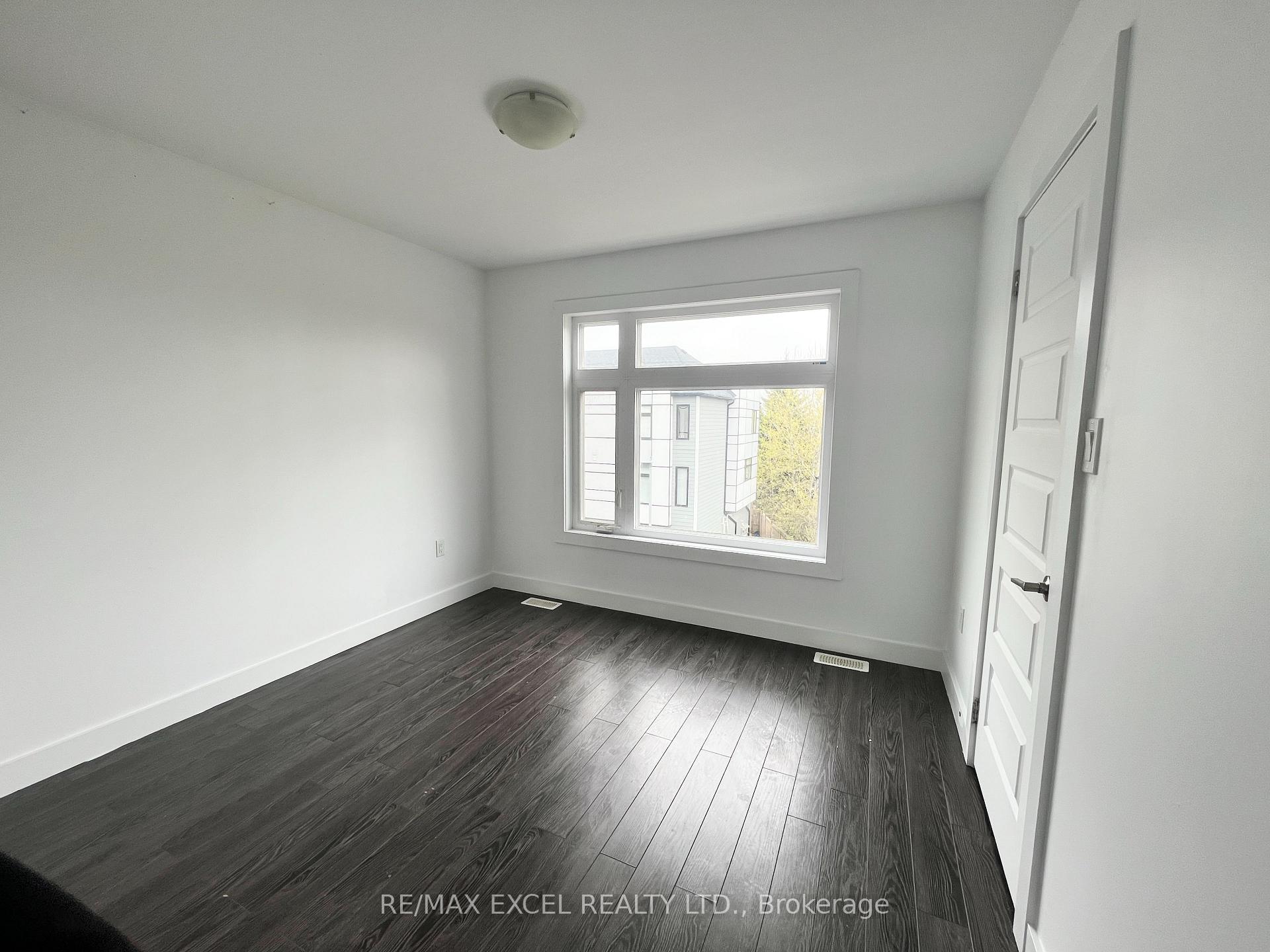 Photo 6 of Unit 1, 540 Essa Road, Barrie, Holly — HOMEH