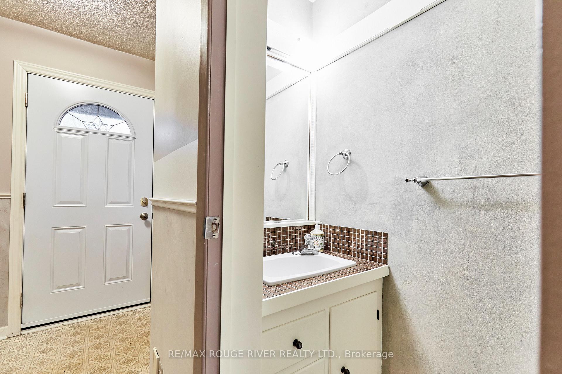 Photo 6 of Unit 45, 37 Clover Ridge Drive W, Ajax, South West — HOMEH