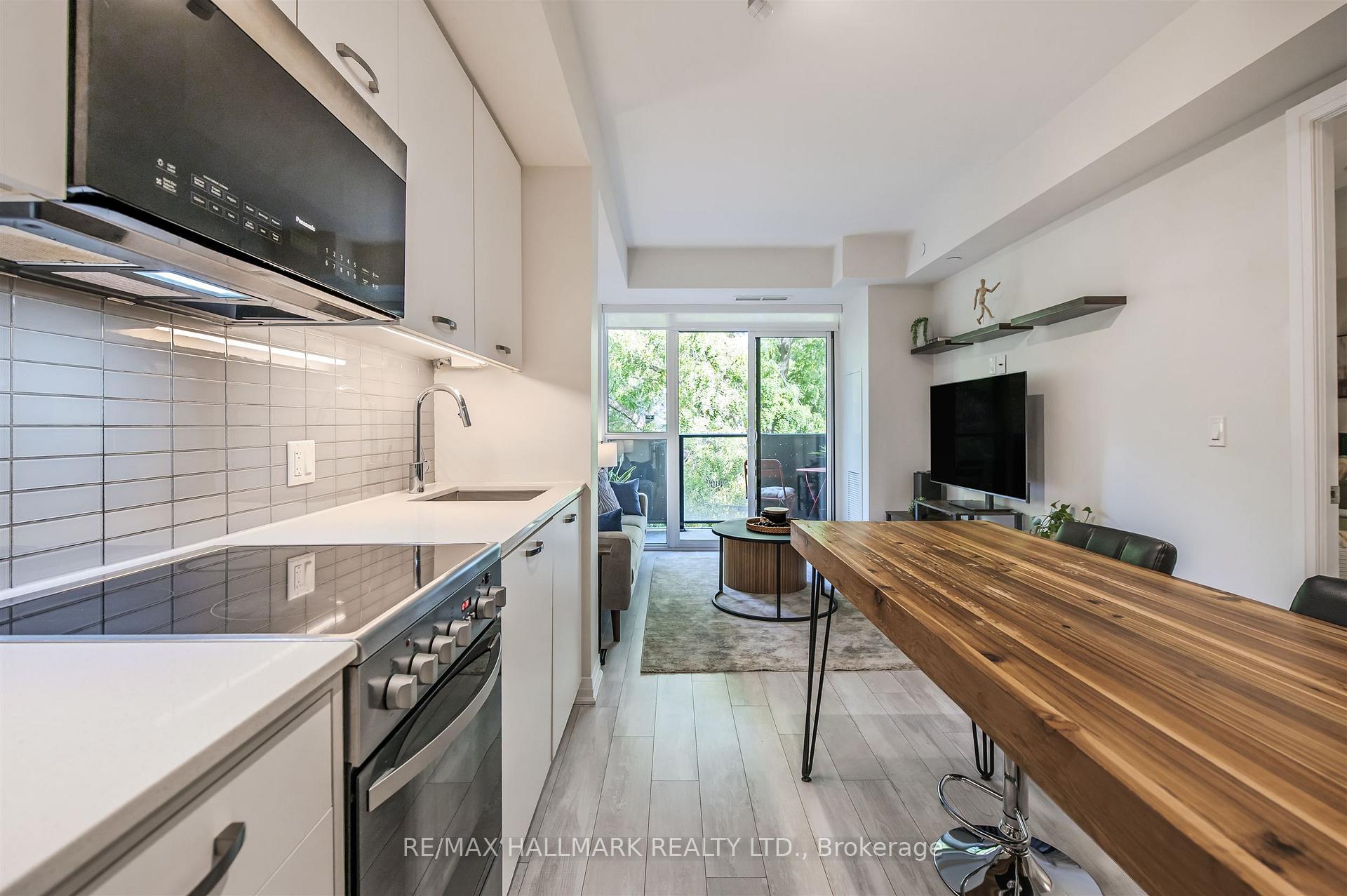 Photo 3 of Unit 321, 1630 queen Street E, Toronto, The Beaches — HOMEH