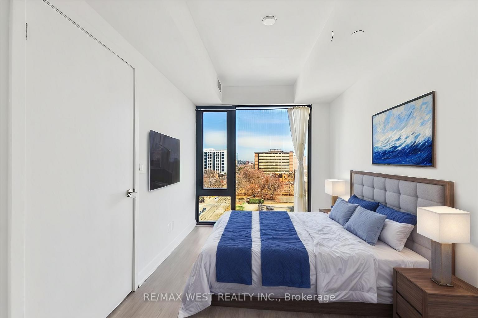 Photo 4 of Unit 906, 47 Mutual Street, Toronto, Church-Yonge Corridor — HOMEH