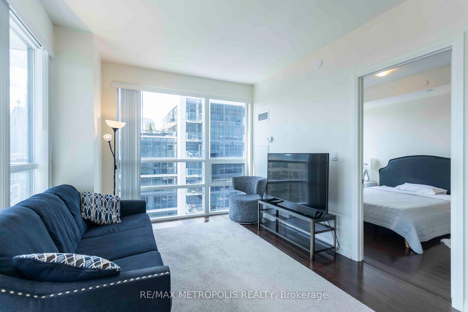 Photo 3 of Unit 2115, 460 Adelaide Street E, Toronto, Moss Park — HOMEH