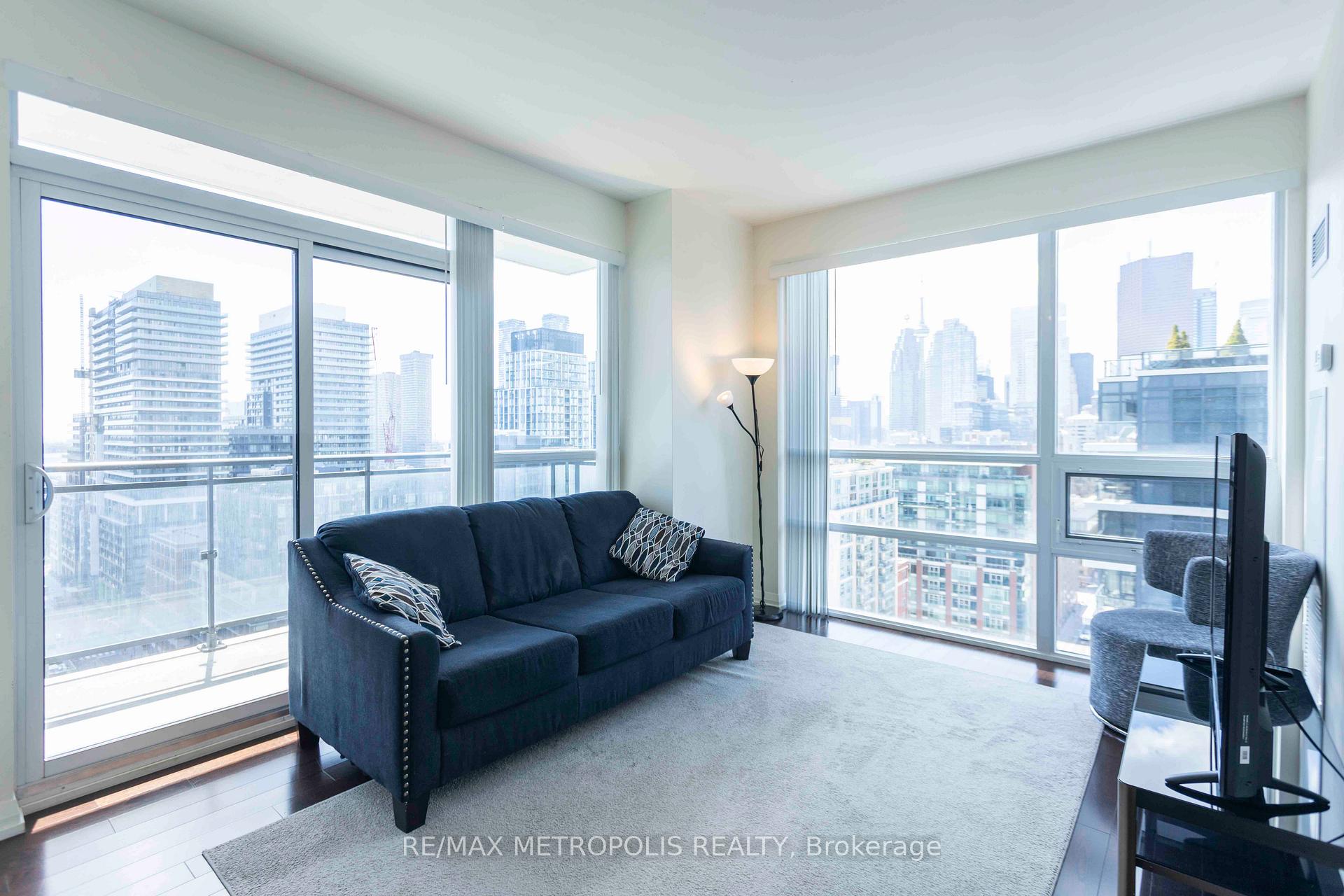 Photo 2 of Unit 2115, 460 Adelaide Street E, Toronto, Moss Park — HOMEH