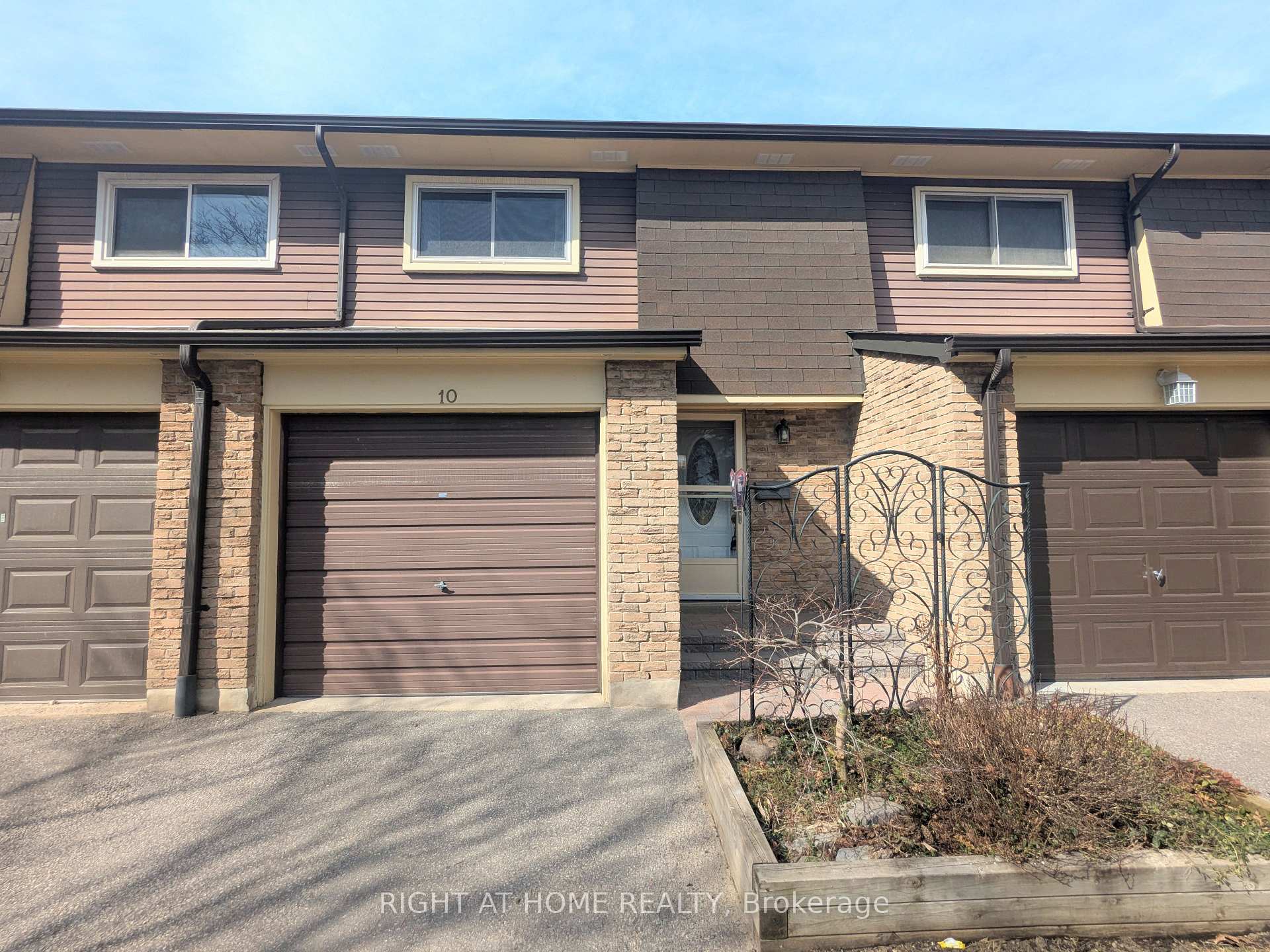 Photo 3 of Unit 10, 945 Burns Street W, Whitby, Lynde Creek — HOMEH
