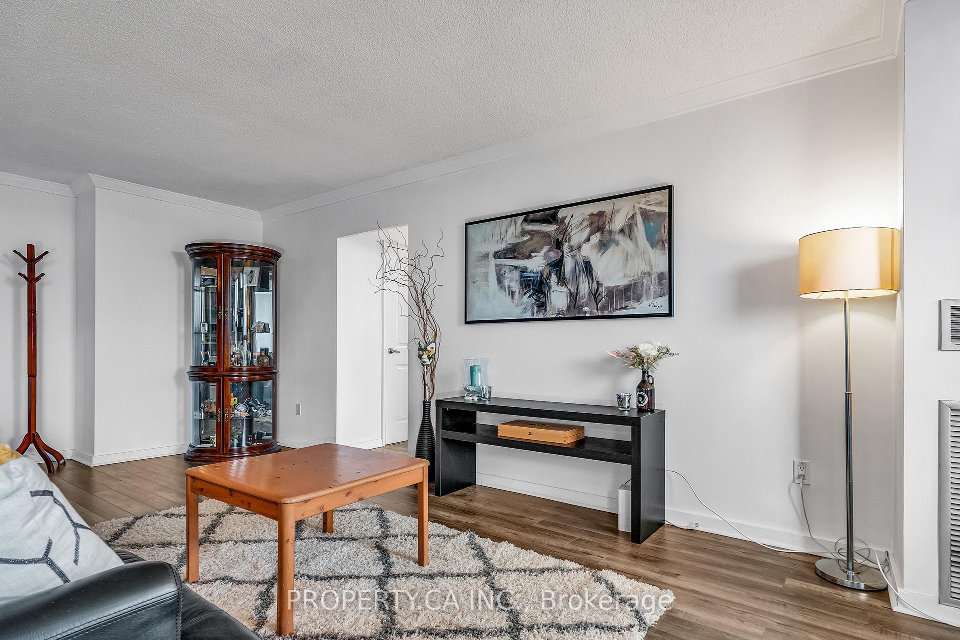 Front of Unit 1103, 20 Edgecliff Golfway