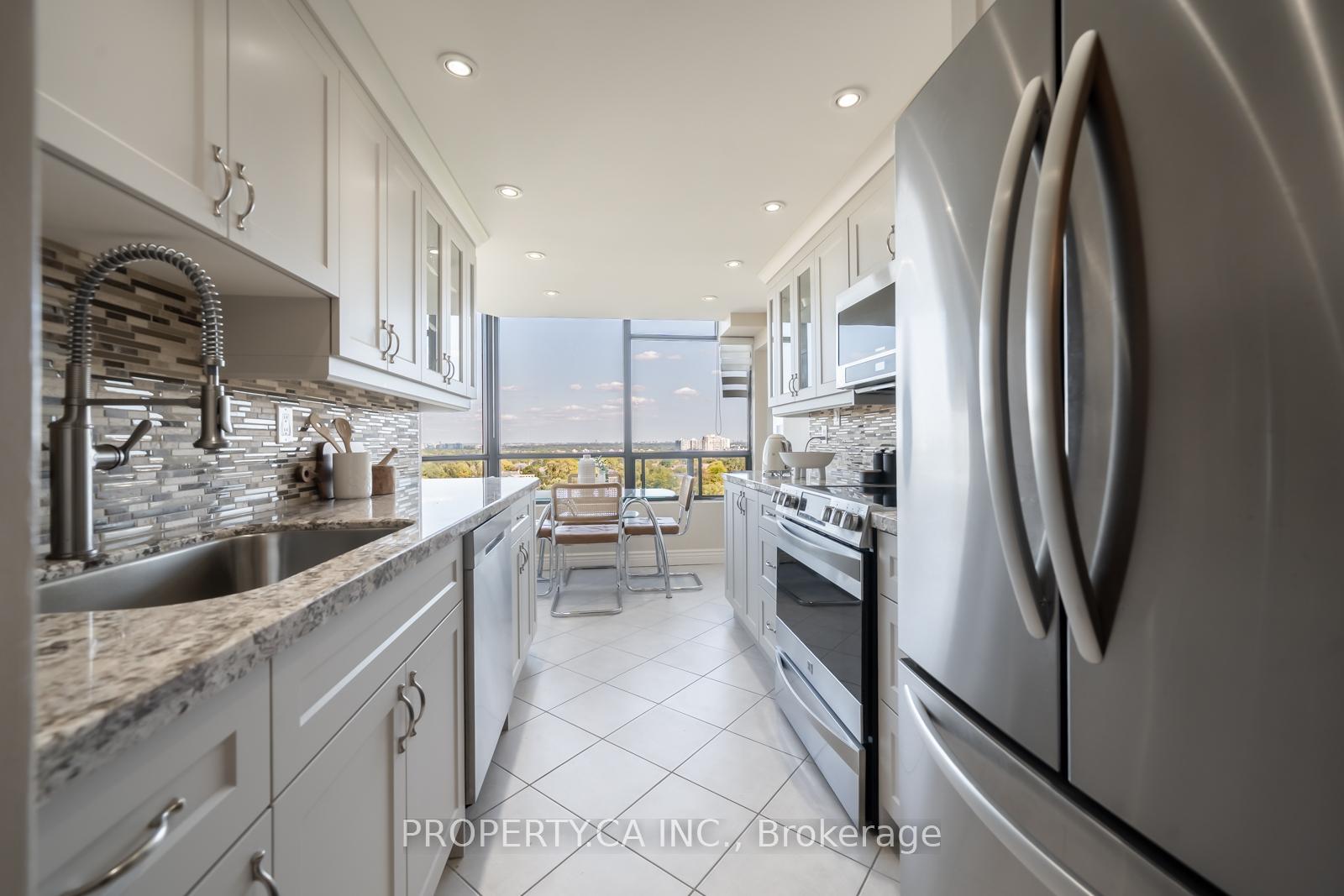 Photo 7 of Unit 1405, 7460 Bathurst Street, Vaughan, Brownridge — HOMEH