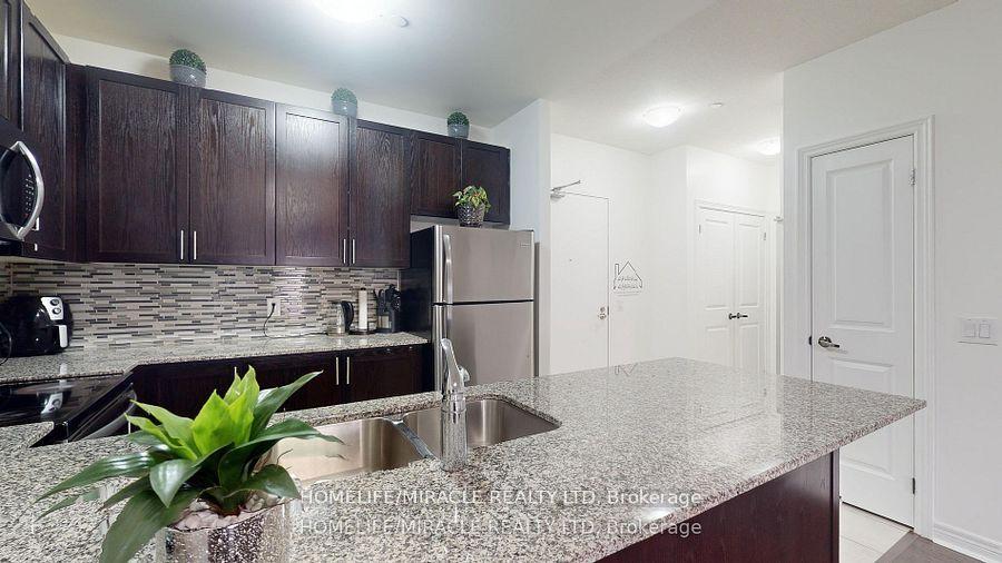 Photo 5 of Unit 403, 7325 Markham Road, Markham, Cedarwood — HOMEH