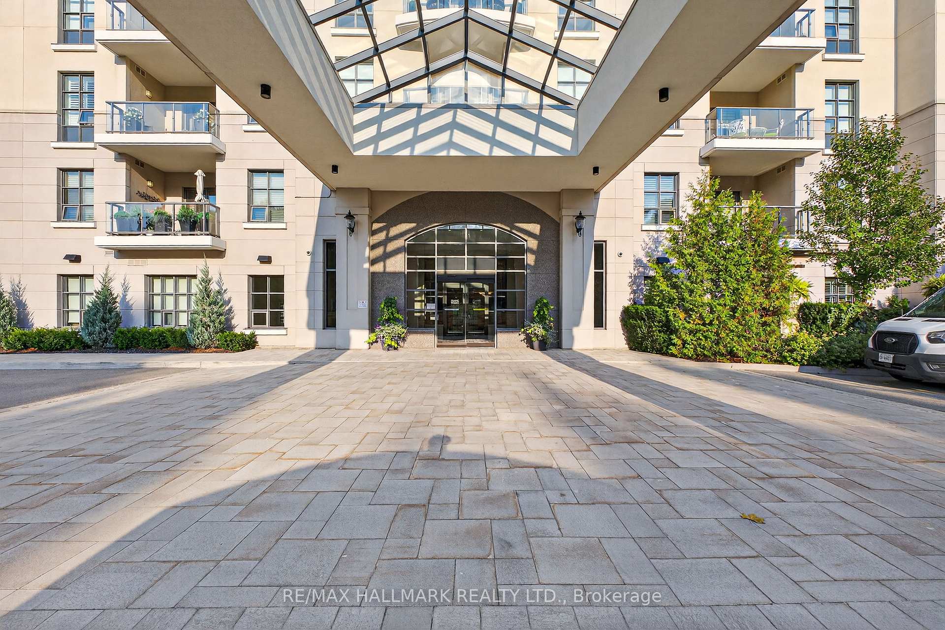 Photo 13 of Unit 203, 9909 Pine Valley Drive, Vaughan, Vellore Village — HOMEH