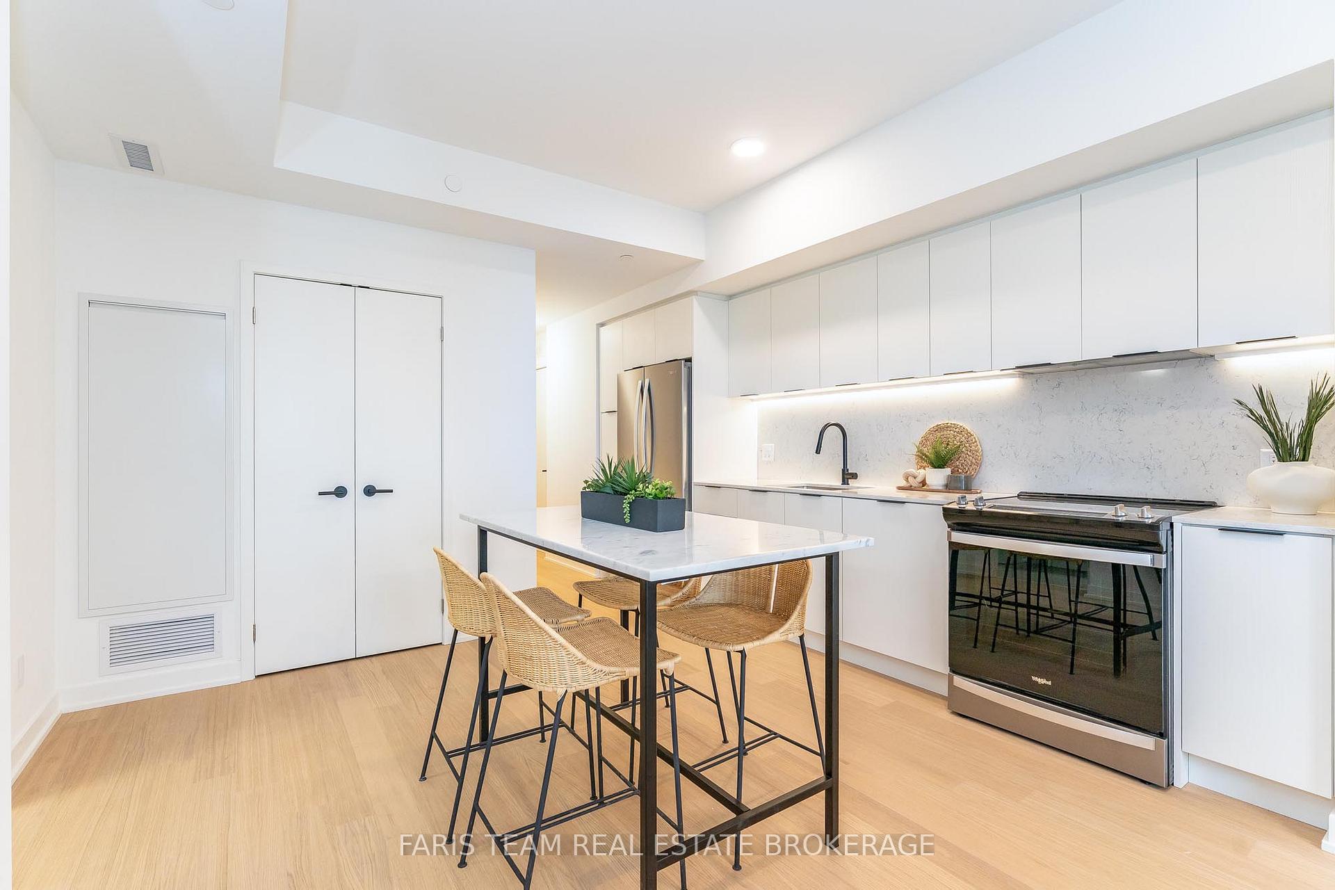 Photo 3 of Unit 325, 31 Huron Street, Collingwood — HOMEH