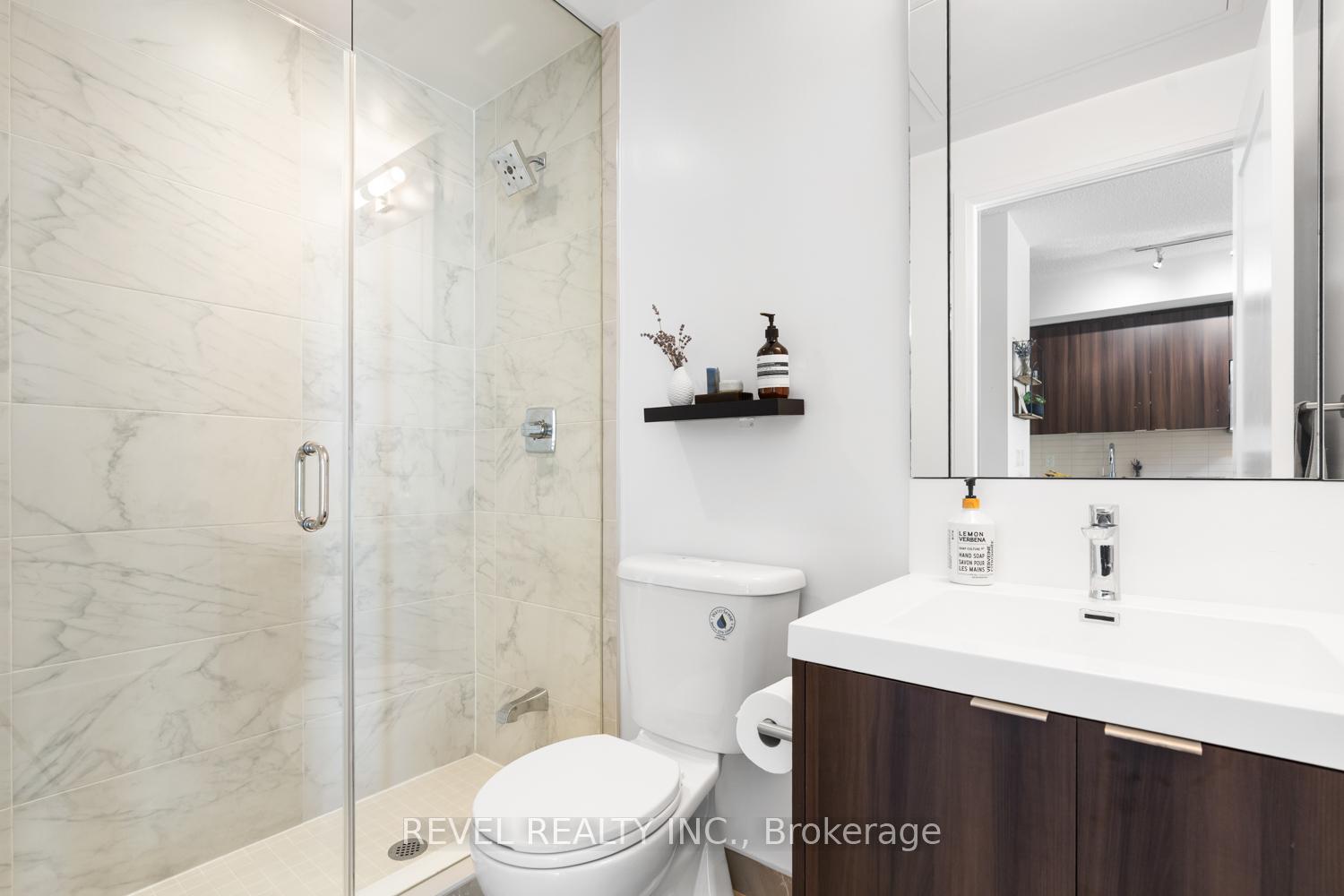 Photo 3 of Unit 2713, 101 Erskine Avenue, Toronto, Mount Pleasant West — HOMEH