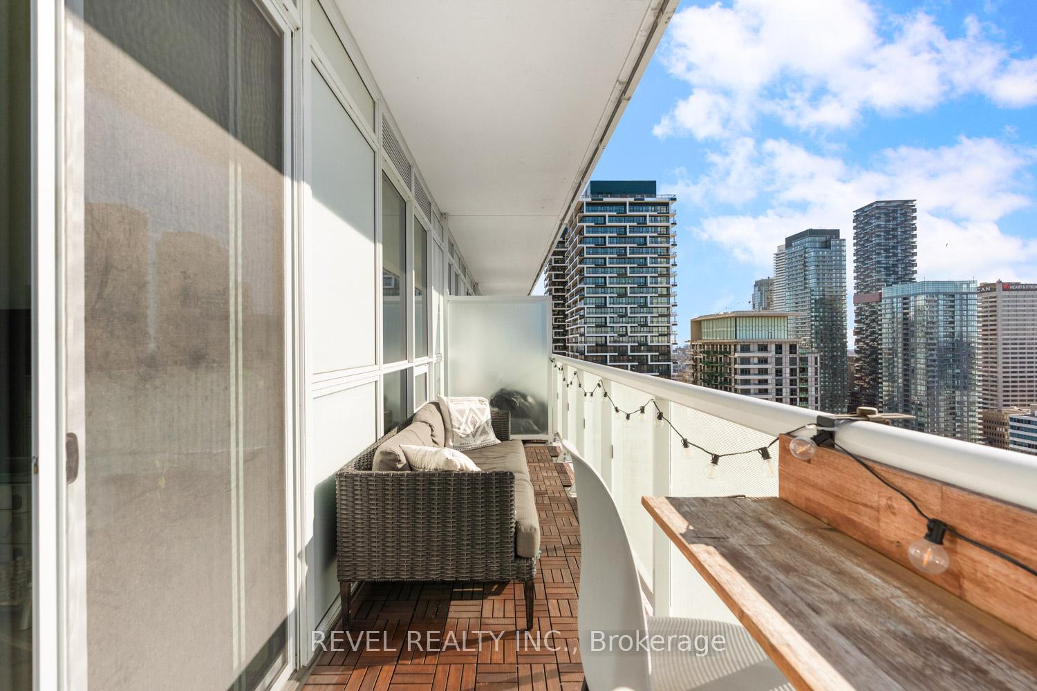 Photo 12 of Unit 2713, 101 Erskine Avenue, Toronto, Mount Pleasant West — HOMEH