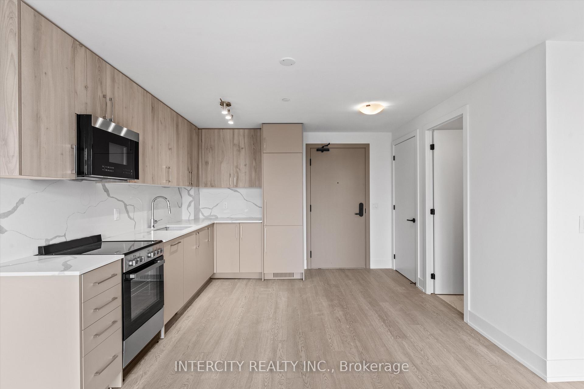 Photo 6 of Unit 417, 2075 King Road, King, King City — HOMEH