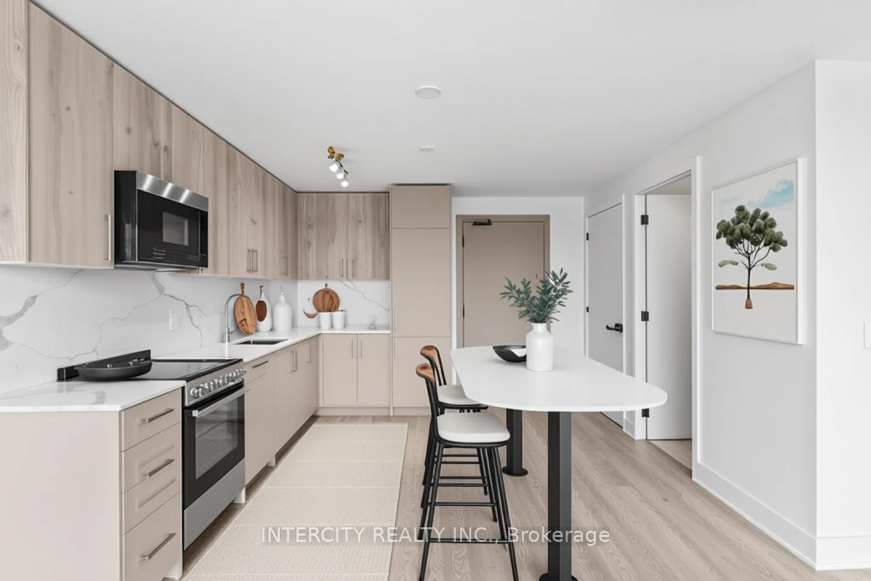 Photo 4 of Unit 417, 2075 King Road, King, King City — HOMEH