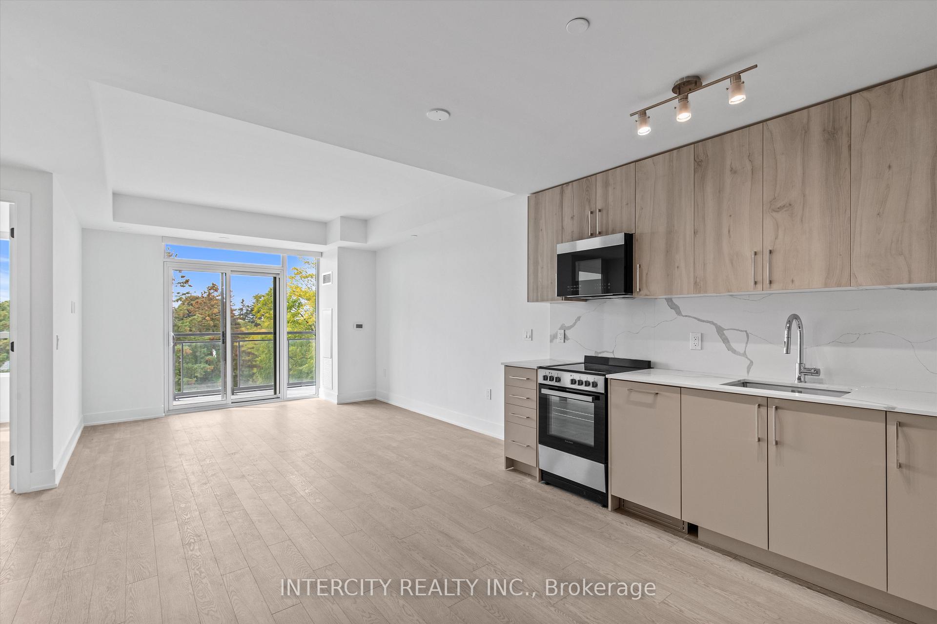 Photo 10 of Unit 417, 2075 King Road, King, King City — HOMEH