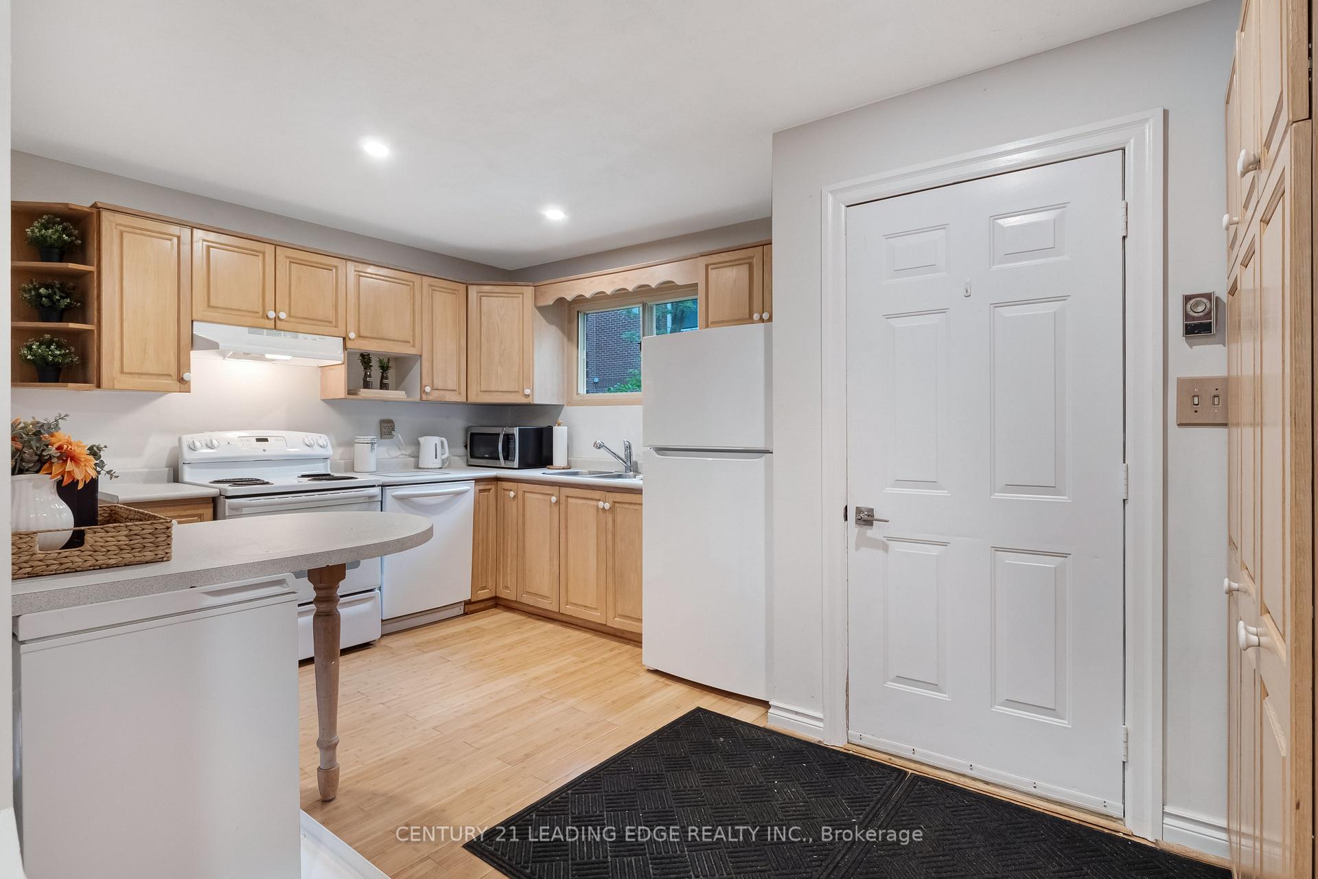 Photo 7 of Unit 4, 116 Wales Avenue, Markham, Old Markham Village — HOMEH
