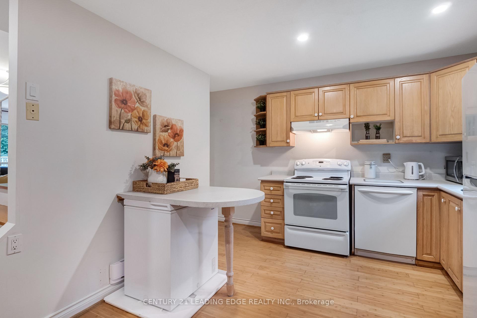 Photo 3 of Unit 4, 116 Wales Avenue, Markham, Old Markham Village — HOMEH