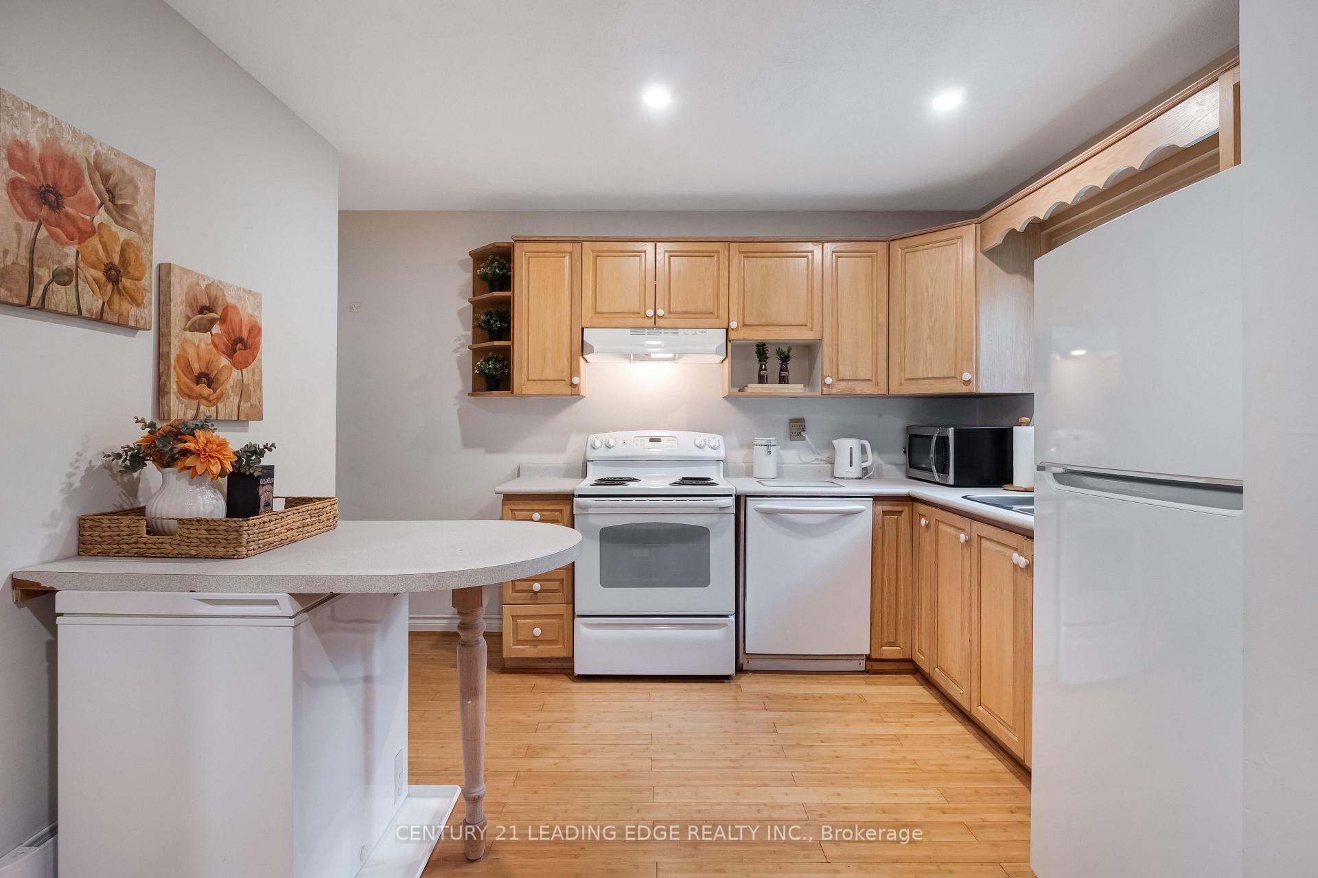 Photo 4 of Unit 4, 116 Wales Avenue, Markham, Old Markham Village — HOMEH