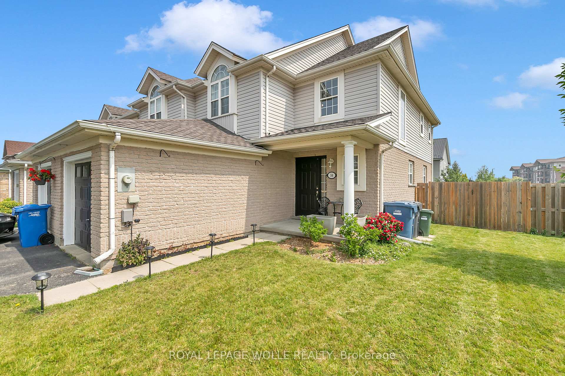 Photo 3 of 58 Eugene Drive, Guelph, Pineridge/Westminster Woods — HOMEH