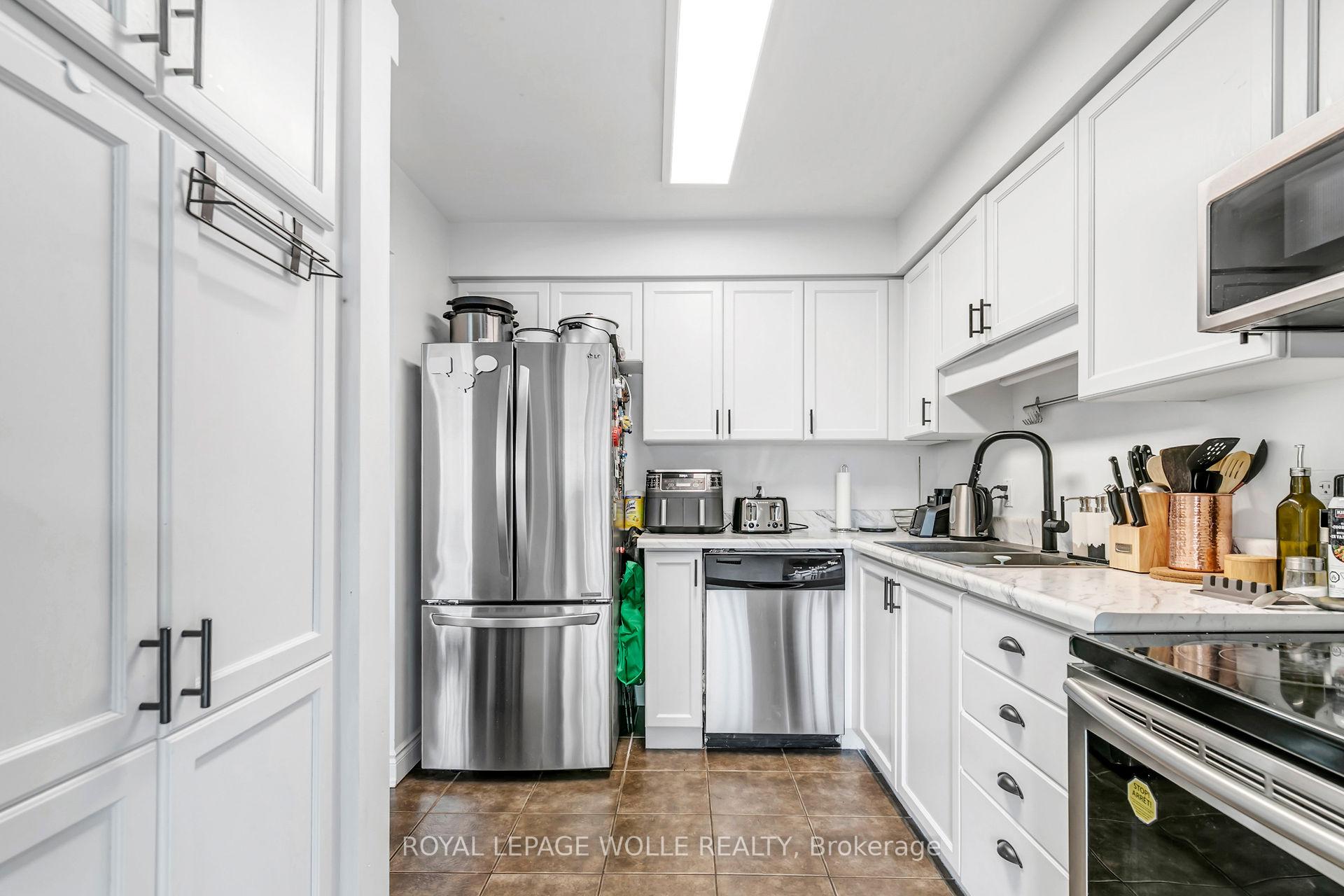Photo 10 of 58 Eugene Drive, Guelph, Pineridge/Westminster Woods — HOMEH