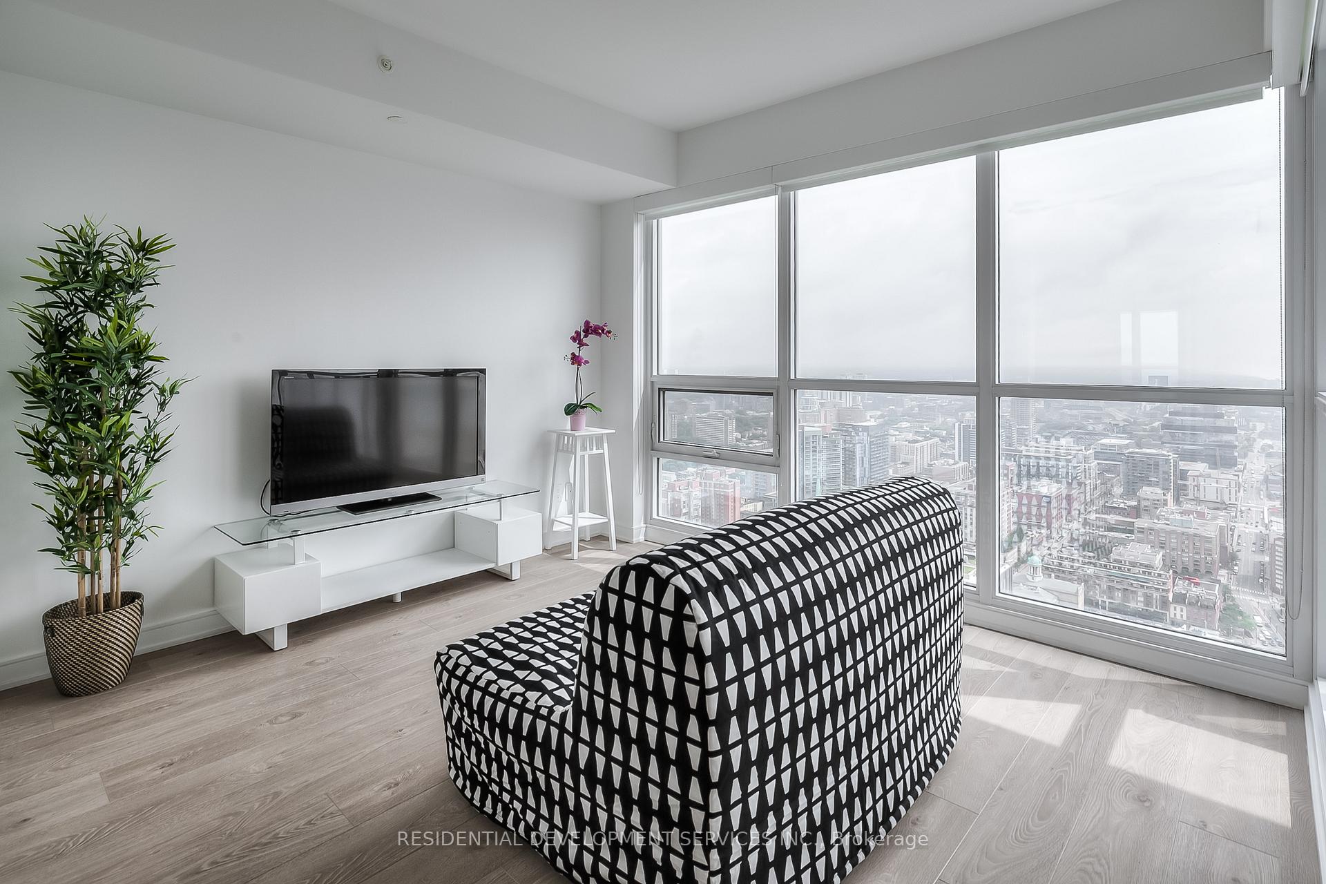 Photo 4 of Unit 4306, 88 Scott Street, Toronto, Church-Yonge Corridor — HOMEH