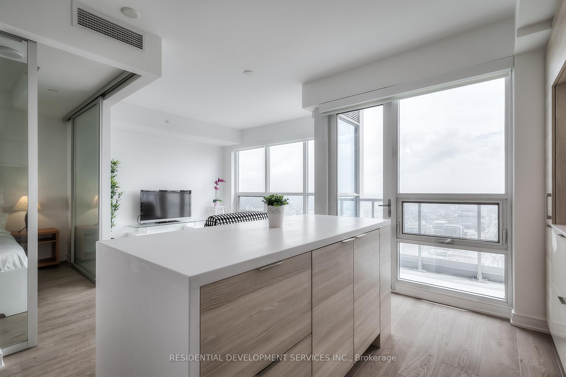 Photo 5 of Unit 4306, 88 Scott Street, Toronto, Church-Yonge Corridor — HOMEH