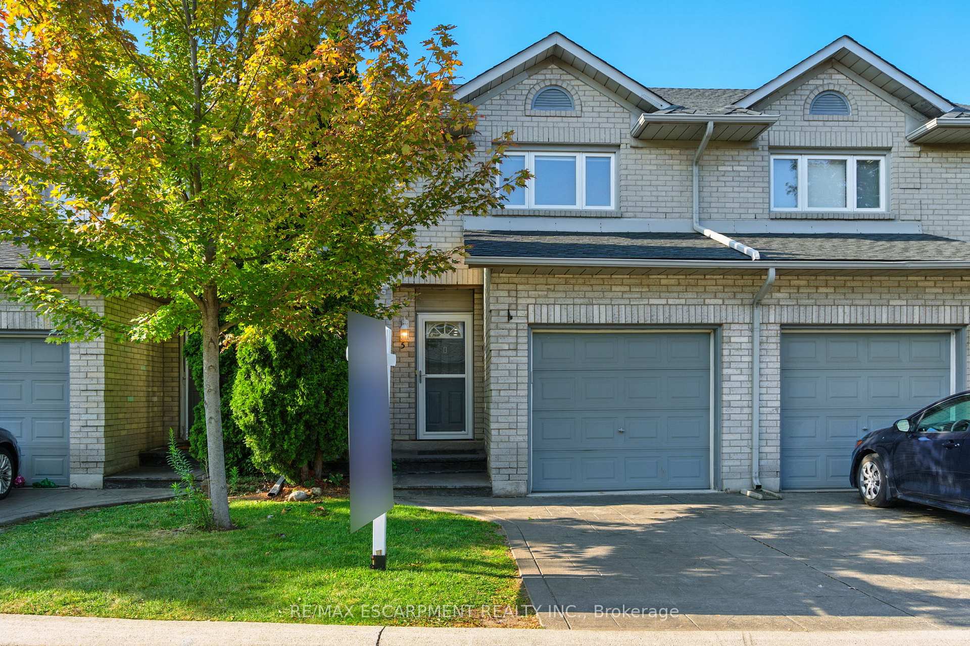 Front of Unit 5, 1 Royalwood Court
