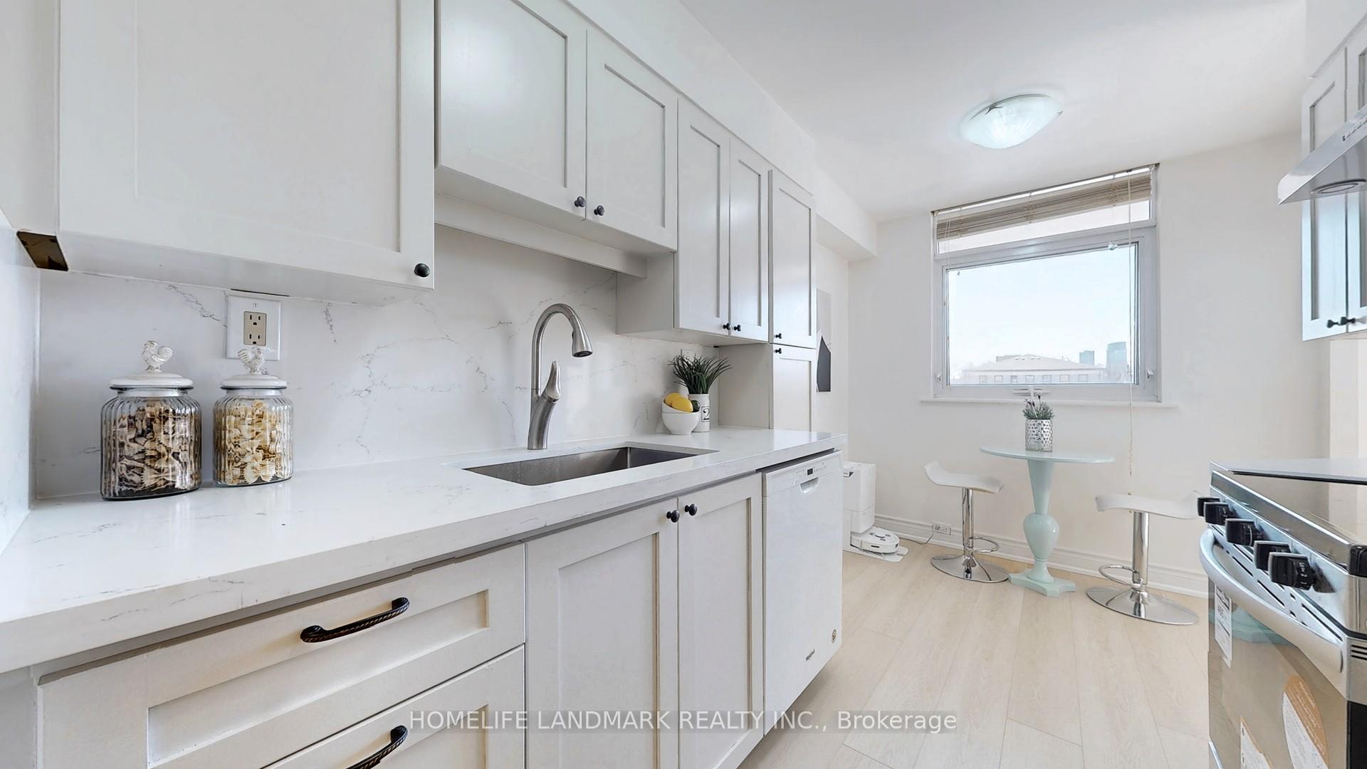 Photo 11 of Unit 309, 7811 Yonge Street, Markham, Thornhill — HOMEH
