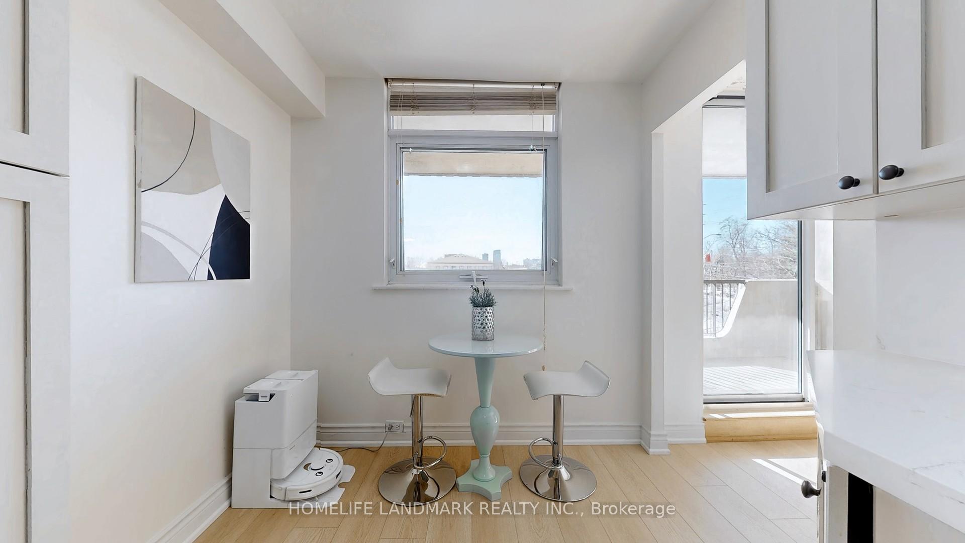 Photo 10 of Unit 309, 7811 Yonge Street, Markham, Thornhill — HOMEH