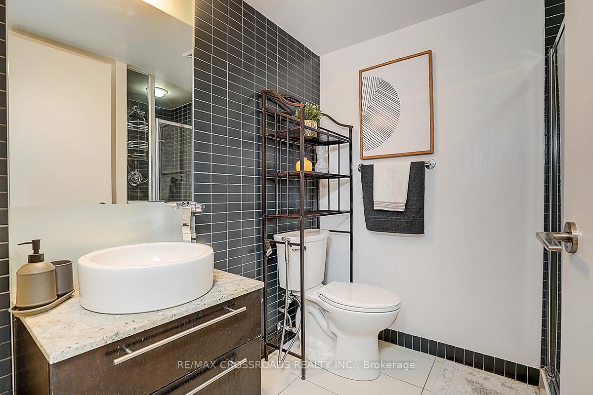 Photo 7 of Unit 1305, 21 Carlton Street, Toronto, Church-Yonge Corridor — HOMEH