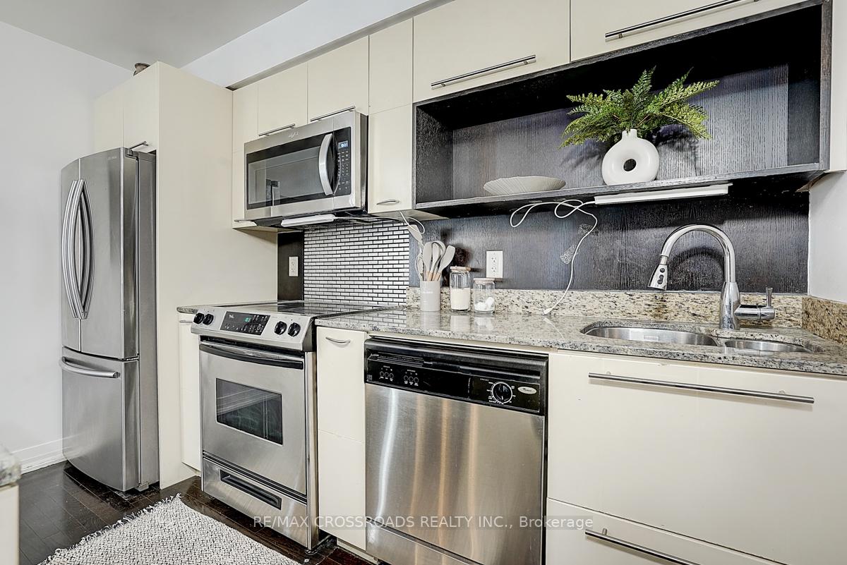 Photo 5 of Unit 1305, 21 Carlton Street, Toronto, Church-Yonge Corridor — HOMEH