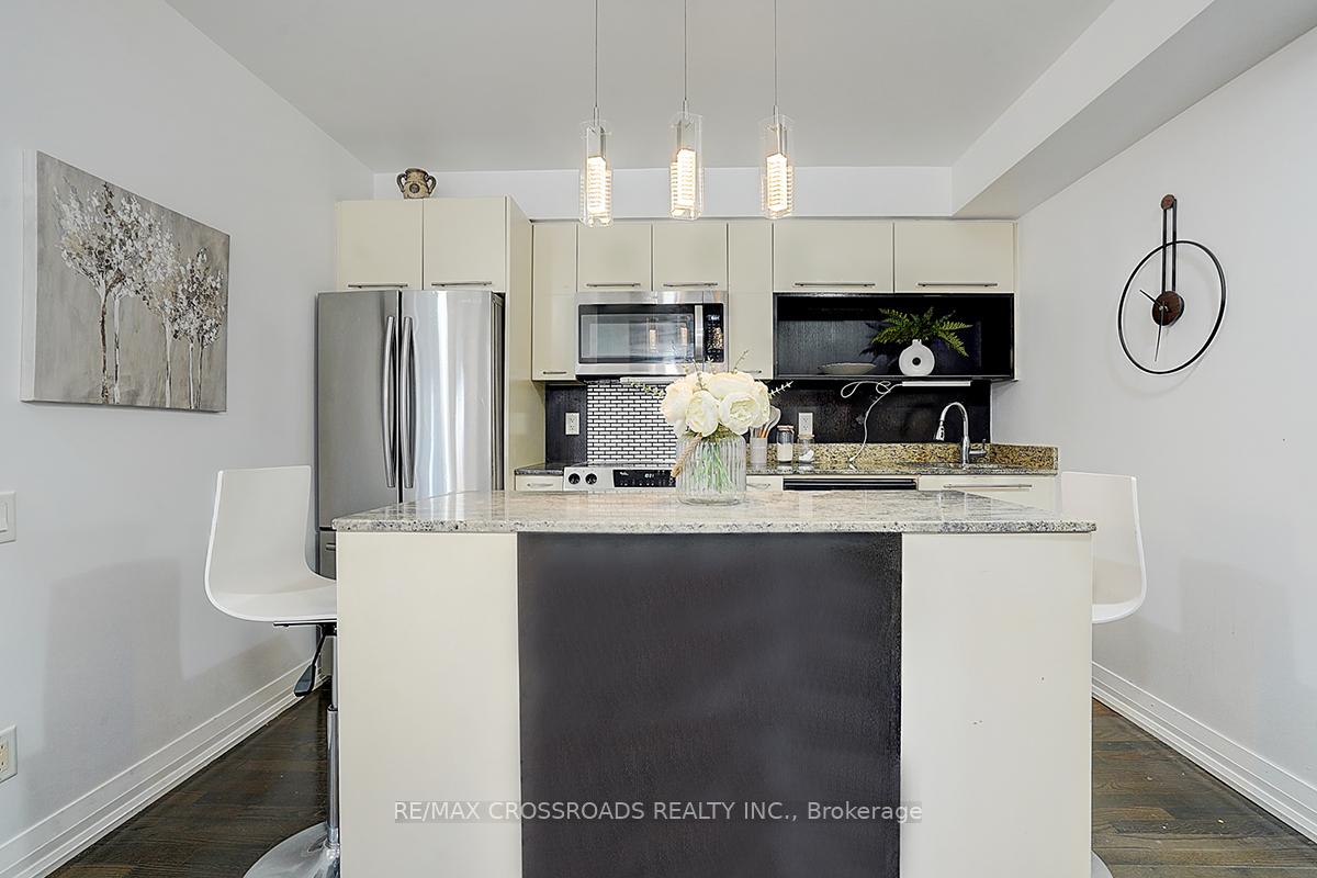 Photo 6 of Unit 1305, 21 Carlton Street, Toronto, Church-Yonge Corridor — HOMEH