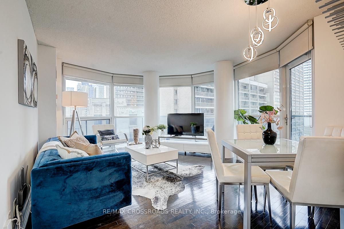 Photo 13 of Unit 1305, 21 Carlton Street, Toronto, Church-Yonge Corridor — HOMEH